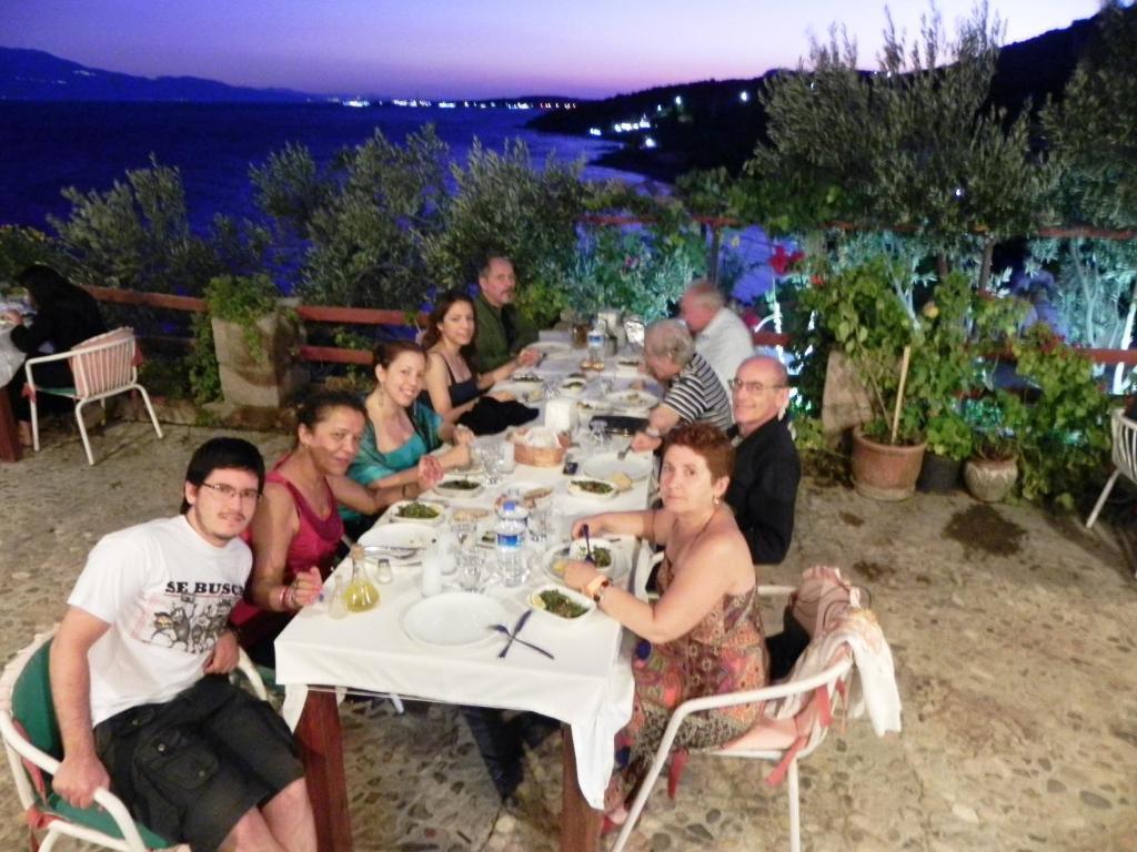 Assos Terrace Hotel Eksteriør billede