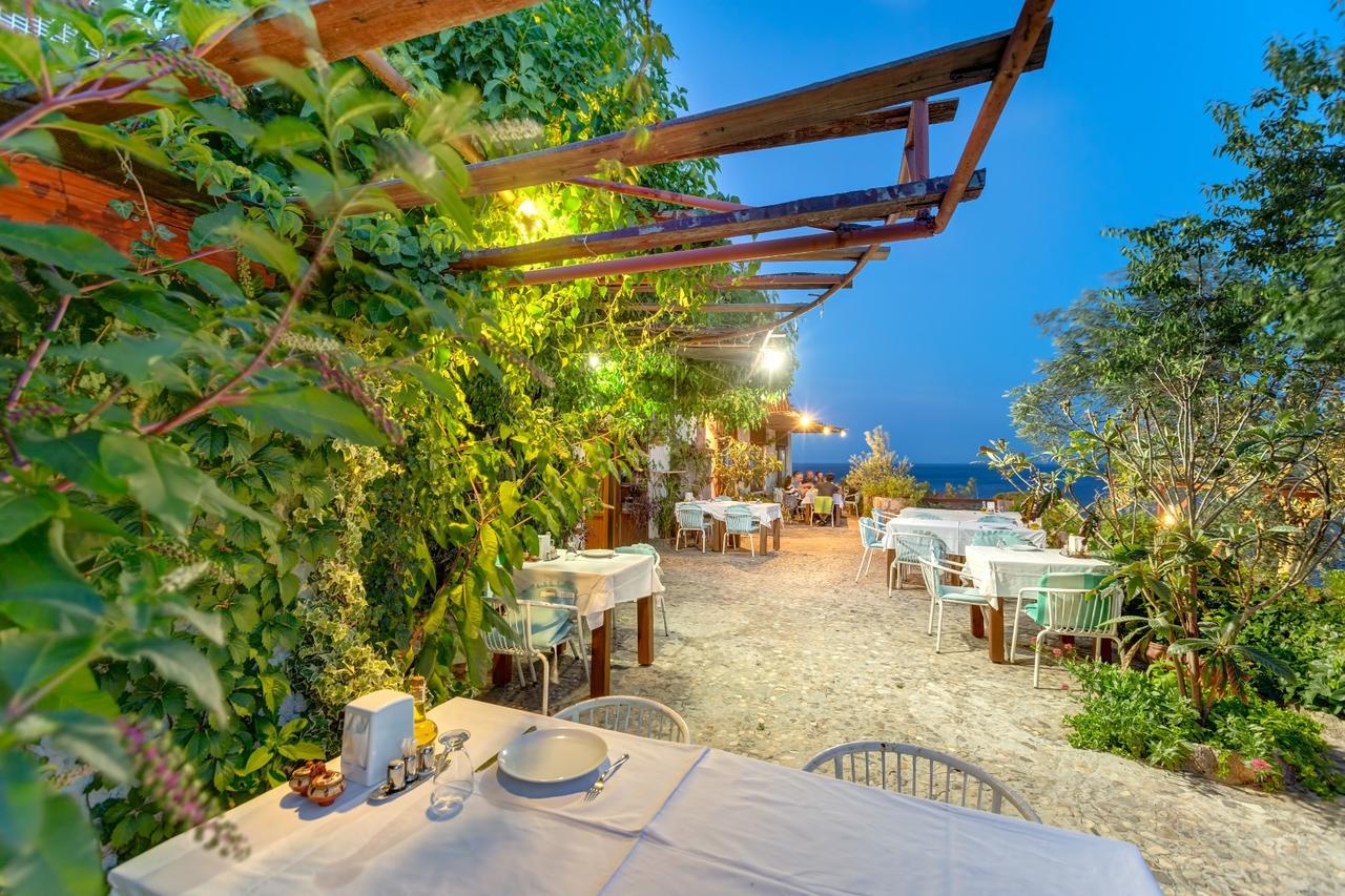 Assos Terrace Hotel Eksteriør billede